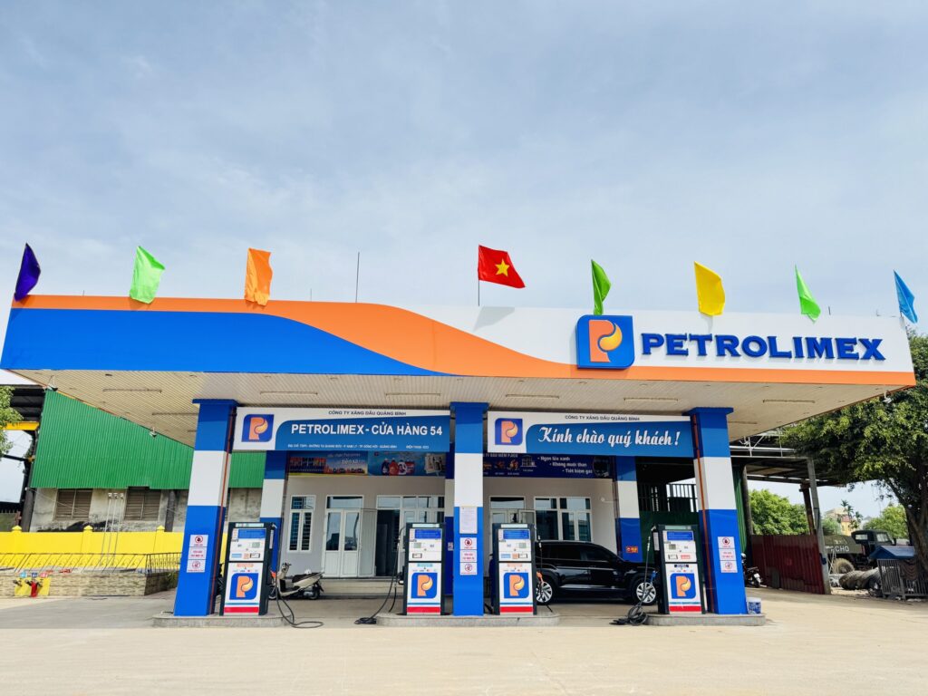 Cập nhật biến động giá xăng dầu thế giới 2026 và tác động tới giá xăng dầu hôm nay. Tối ưu chi phí với dịch vụ taxi Hải Phòng uy tín, giá rẻ gọi là có ngay.